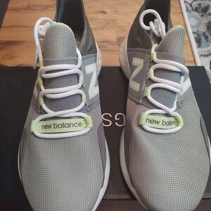 Unisex Moss FIGS | New Balance Roav  M8/W9.5 - Moss